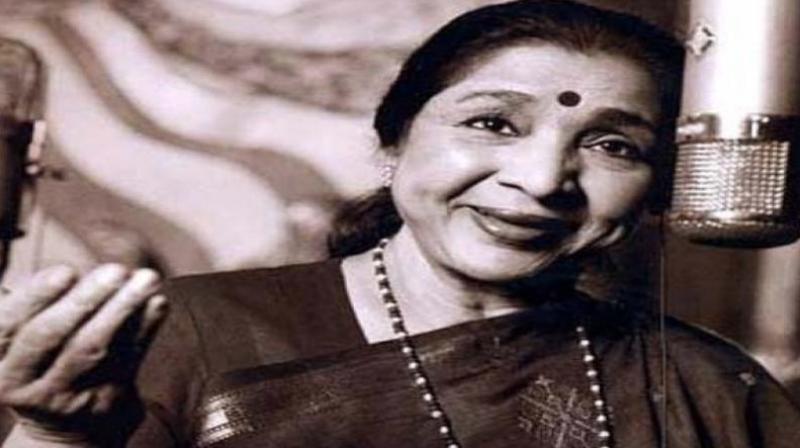 'यू आर द वन': जब आशा भोसले और ब्रेट ली की जुगलबंदी ने क्रिकेट और संगीत प्रेमियों को रोमांचित कर दिया था