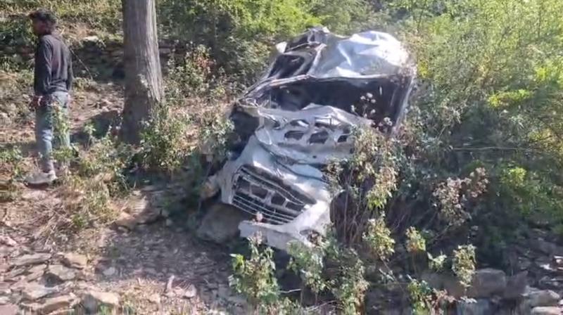 उत्तराखंड: टिहरी गढ़वाल में चंबा-कोटी रोड पर वाहन खाई में गिरा, 8 की मौत, 2 घायल