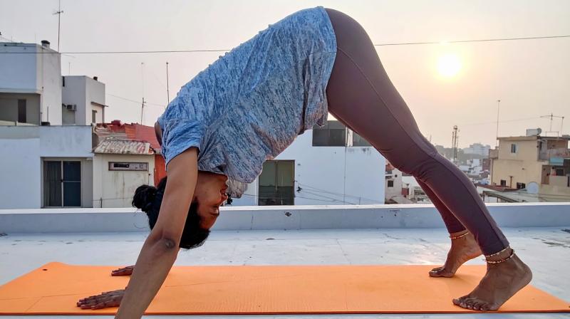 हड्डियों की मजबूती से मानसिक शांति तक, एक आसन में छिपा है सेहत का राज हड्डियों की मजबूती से मानसिक शांति तक, एक आसन में छिपा है सेहत का राज