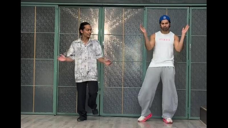वरुण धवन ने 'वाओ' गाने का रिहर्सल वीडियो किया शेयर, बताया अपना बर्थडे सॉन्ग वरुण धवन ने 'वाओ' गाने का रिहर्सल वीडियो किया शेयर, बताया अपना बर्थडे सॉन्ग
