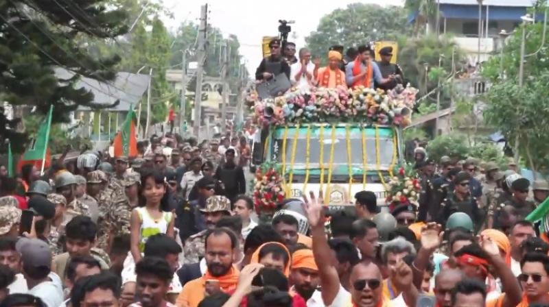बंगाल का उत्साह बता रहा, टेरर- माफियाराज और कटमनी की सरकार से मिलेगी मुक्ति: सीएम योगी बंगाल का उत्साह बता रहा, टेरर- माफियाराज और कटमनी की सरकार से मिलेगी मुक्ति: सीएम योगी
