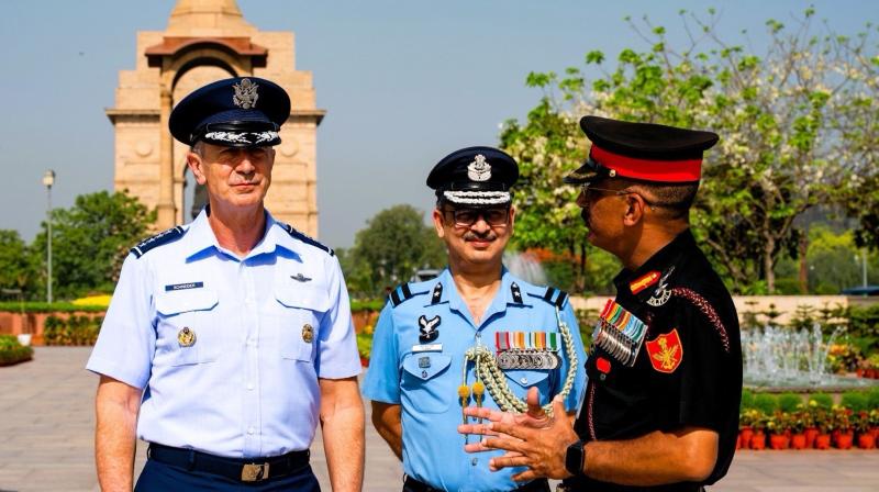 जनरल केविन श्नाइडर का दौरा: भारत-अमेरिका की रक्षा साझेदारी को मिली नई गति जनरल केविन श्नाइडर का दौरा: भारत-अमेरिका की रक्षा साझेदारी को मिली नई गति