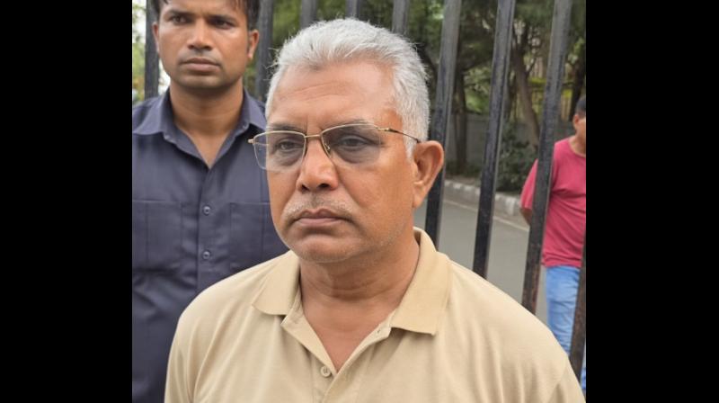 टीएमसी के कार्यकर्ता और नेता पश्चिम बंगाल का खराब कर रहे माहौल: दिलीप घोष टीएमसी के कार्यकर्ता और नेता पश्चिम बंगाल का खराब कर रहे माहौल: दिलीप घोष