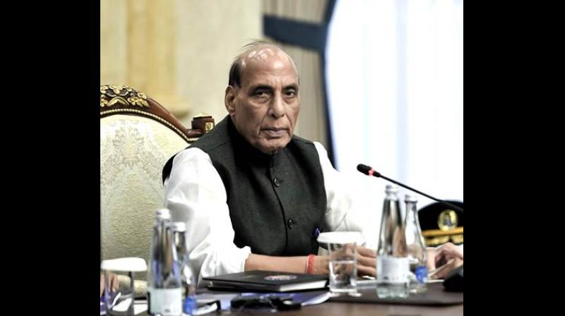 सीमा-पार आतंकवाद नजरअंदाज नहीं किया जा सकता, दोहरे मानदंड के लिए जगह नहीं: राजनाथ सिंह सीमा-पार आतंकवाद नजरअंदाज नहीं किया जा सकता, दोहरे मानदंड के लिए जगह नहीं: राजनाथ सिंह
