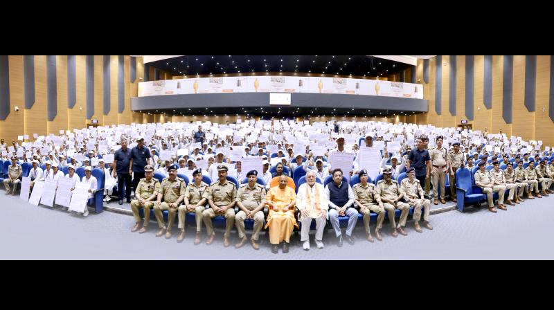 नियुक्ति पत्र पाकर खिले अभ्यर्थियों के चेहरे, कहा- योगी आदित्यनाथ हैं भ्रष्टाचार की कमर तोड़ने वाले मुख्यमंत्री नियुक्ति पत्र पाकर खिले अभ्यर्थियों के चेहरे, कहा- योगी आदित्यनाथ हैं भ्रष्टाचार की कमर तोड़ने वाले मुख्यमंत्री