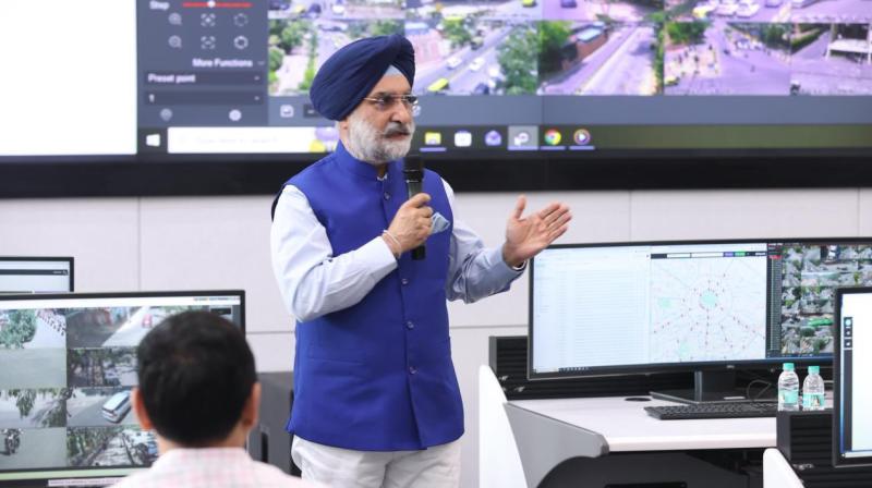 दिल्ली के एलजी संधू ने इंटीग्रेटेड कमांड सेंटर में ग्रीष्मकालीन कार्य योजना की समीक्षा की दिल्ली के एलजी संधू ने इंटीग्रेटेड कमांड सेंटर में ग्रीष्मकालीन कार्य योजना की समीक्षा की