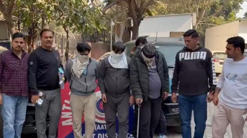 दिल्ली में अंतर्राज्यीय वाहन चोर गिरोह के तीन सदस्य गिरफ्तार, चोरी की दिल्ली में अंतर्राज्यीय वाहन चोर गिरोह के तीन सदस्य गिरफ्तार, चोरी की