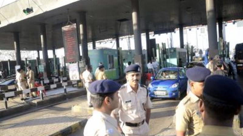 सरकार 1 अप्रैल से नेशनल हाईवे पर बंद कर सकती है कैश पेमेंट, पूरी तरह सरकार 1 अप्रैल से नेशनल हाईवे पर बंद कर सकती है कैश पेमेंट, पूरी तरह