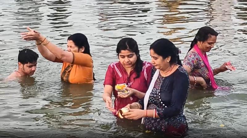 बुद्ध पूर्णिमा पर आस्था का सैलाब: प्रयागराज और हरिद्वार में हजारों श्रद्धालुओं ने किया पवित्र स्नान बुद्ध पूर्णिमा पर आस्था का सैलाब: प्रयागराज और हरिद्वार में हजारों श्रद्धालुओं ने किया पवित्र स्नान