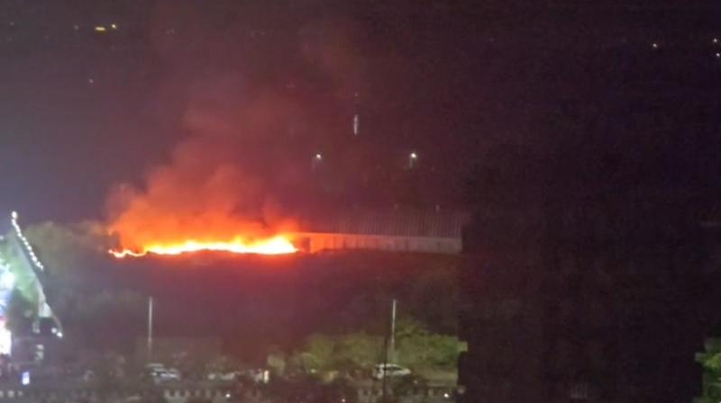 महाराष्ट्र: कल्याण के बारावे डंपिंग ग्राउंड में भीषण आग, दमकल की कई गाड़ियां मौके पर