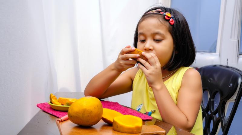 गर्मियों में आम खाना क्यों माना जाता है सेहत का खजाना? जानिए इसे खाने का सही समय