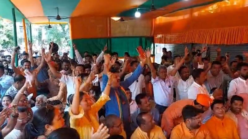 बंगाल चुनाव: रुझानों में चार जिलों में टीएमसी का खाता तक नहीं खुला बंगाल चुनाव: रुझानों में चार जिलों में टीएमसी का खाता तक नहीं खुला