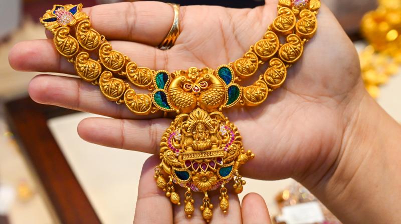 मध्य पूर्व में तनाव के बीच सोने और चांदी में सीमित दायरे में कारोबार मध्य पूर्व में तनाव के बीच सोने और चांदी में सीमित दायरे में कारोबार