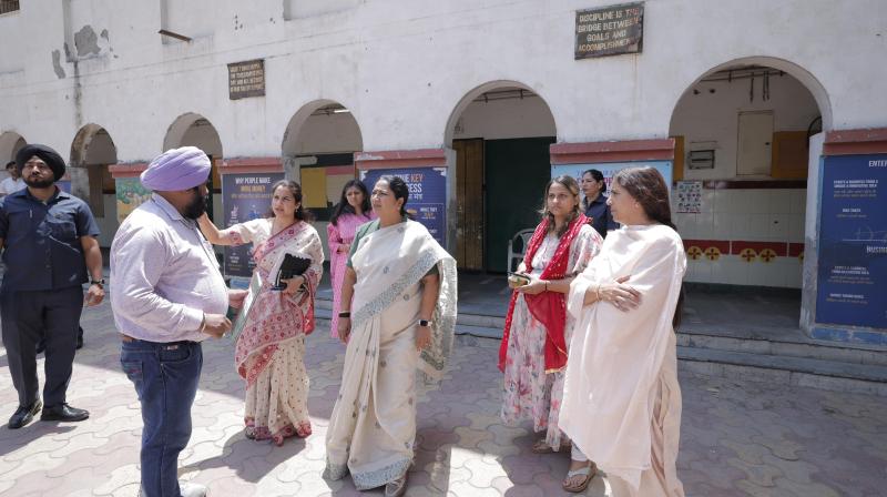 सीएम रेखा गुप्ता का स्कूल निरीक्षण, फायर ऑडिट से लेकर साफ-सफाई तक सीएम रेखा गुप्ता का स्कूल निरीक्षण, फायर ऑडिट से लेकर साफ-सफाई तक