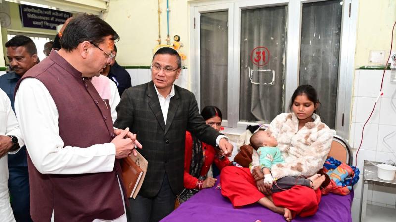 पिथौरागढ़ : मुख्यमंत्री पुष्कर सिंह धामी ने जिला अस्पताल पहुंच मरीजों का जाना हालचाल पिथौरागढ़ : मुख्यमंत्री पुष्कर सिंह धामी ने जिला अस्पताल पहुंच मरीजों का जाना हालचाल