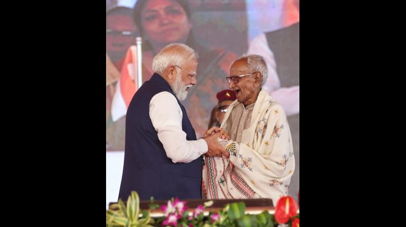 माखनलाल सरकार ने अपना पूरा जीवन भाजपा के लिए समर्पित किया: पीएम मोदी माखनलाल सरकार ने अपना पूरा जीवन भाजपा के लिए समर्पित किया: पीएम मोदी