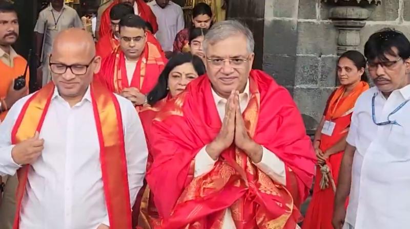 सीईसी ज्ञानेश कुमार ने परिवार के साथ भगवान श्री वेंकटेश्वर स्वामी की सीईसी ज्ञानेश कुमार ने परिवार के साथ भगवान श्री वेंकटेश्वर स्वामी की