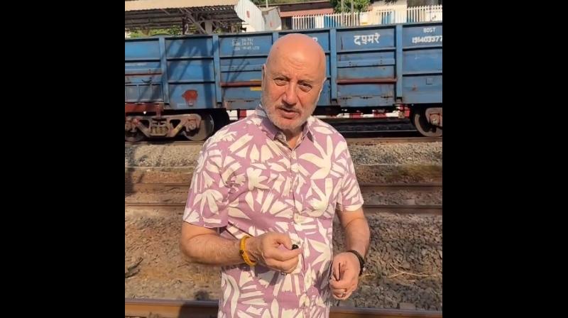 'मानो समय थम गया हो', डीडीएलजे के मशहूर सीन की जगह के 'जादू' में खोए 'मानो समय थम गया हो', डीडीएलजे के मशहूर सीन की जगह के 'जादू' में खोए
