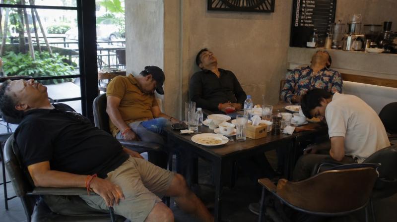 थाईलैंड घूमने गए पांच भारतीयों में से चार अचानक हुए बेहोश, एक की मौत; थाईलैंड घूमने गए पांच भारतीयों में से चार अचानक हुए बेहोश, एक की मौत;