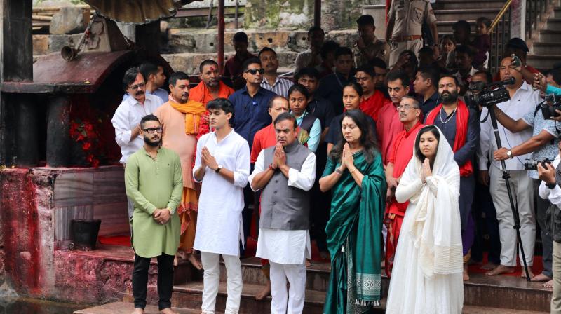 हिमंता बिस्वा सरमा दूसरी बार बने असम के सीएम, पत्नी रिनिकी भुइयां हिमंता बिस्वा सरमा दूसरी बार बने असम के सीएम, पत्नी रिनिकी भुइयां