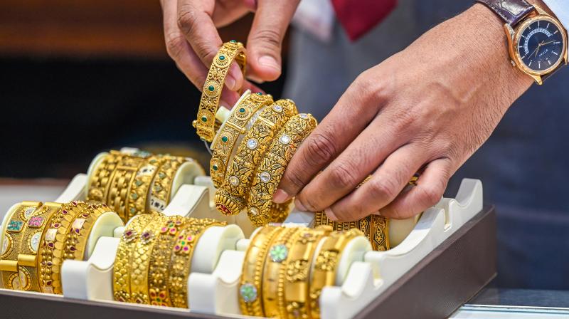 कस्टम ड्यूटी बढ़ने का असर! सोने और चांदी के दाम करीब 6.66 प्रतिशत तक कस्टम ड्यूटी बढ़ने का असर! सोने और चांदी के दाम करीब 6.66 प्रतिशत तक
