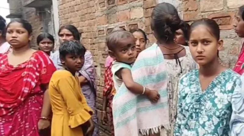 झारखंडः पुकड़ में बेटे ने हसुआ से रेत डाला पिता का गला, रात भर शव के झारखंडः पुकड़ में बेटे ने हसुआ से रेत डाला पिता का गला, रात भर शव के