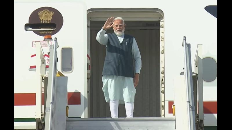 पीएम मोदी यूएई दौरे के लिए नई दिल्ली से हुए रवाना, राष्ट्रपति शेख मोहम्मद बिन जायद से करेंगे मुलाकात पीएम मोदी यूएई दौरे के लिए नई दिल्ली से हुए रवाना, राष्ट्रपति शेख मोहम्मद बिन जायद से करेंगे मुलाकात