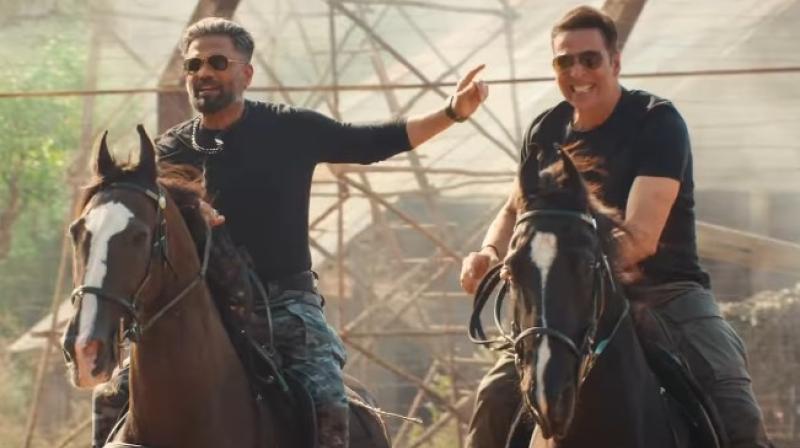 अक्षय कुमार की फिल्म 'वेलकम टू द जंगल' का टीजर रिलीज, 'तू मरता क्यों नहीं' डायलॉग के साथ शुरू हुई जबरदस्त नोक-झोंक अक्षय कुमार की फिल्म 'वेलकम टू द जंगल' का टीजर रिलीज, 'तू मरता क्यों नहीं' डायलॉग के साथ शुरू हुई जबरदस्त नोक-झोंक