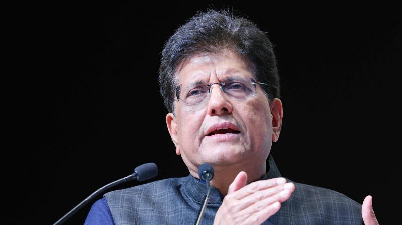 वैश्विक संकट के बीच भारत में कम बढ़ीं ईंधन कीमतें, केंद्र ने खुद वैश्विक संकट के बीच भारत में कम बढ़ीं ईंधन कीमतें, केंद्र ने खुद