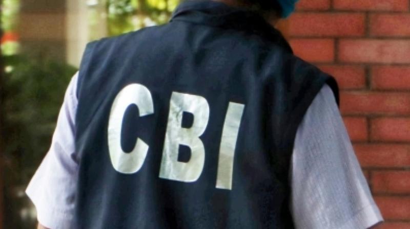 सीबीआई ने लातूर से केमिस्ट्री लेक्चरर को किया गिरफ्तार, कहा- पुणे की सीबीआई ने लातूर से केमिस्ट्री लेक्चरर को किया गिरफ्तार, कहा- पुणे की