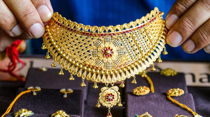 सोने का दाम एक हफ्ते में 8 हजार रुपए से अधिक बढ़ा, चांदी 2.68 लाख रुपए के पार सोने का दाम एक हफ्ते में 8 हजार रुपए से अधिक बढ़ा, चांदी 2.68 लाख रुपए के पार