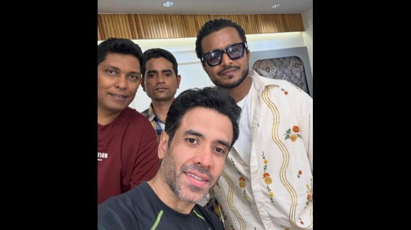 तुषार कपूर ने पूरा किया 'गोलमाल 5' का अहम शेड्यूल, लिखा-पिक्चर अभी बाकी है तुषार कपूर ने पूरा किया 'गोलमाल 5' का अहम शेड्यूल, लिखा-पिक्चर अभी बाकी है