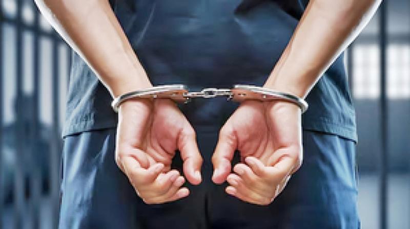 पंजाब: हत्या के मामले में चार आरोपी गिरफ्तार, 8 पिस्टल और 45 कारतूस पंजाब: हत्या के मामले में चार आरोपी गिरफ्तार, 8 पिस्टल और 45 कारतूस