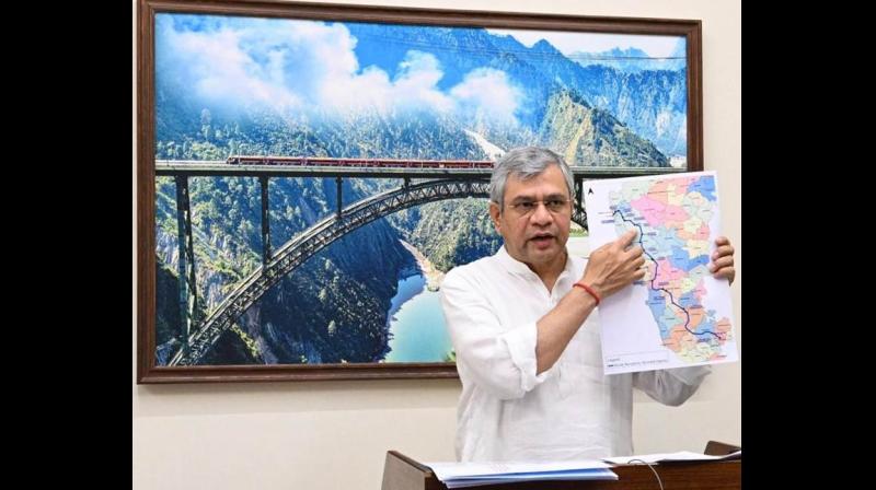 बेंगलुरु और मुंबई के बीच जल्द शुरू होगी वंदे भारत स्लीपर: अश्विनी बेंगलुरु और मुंबई के बीच जल्द शुरू होगी वंदे भारत स्लीपर: अश्विनी