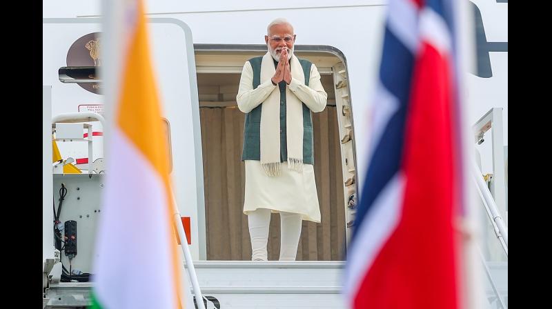 मध्य पूर्व में बढ़ते तनाव के बीच पीएम मोदी का यूएई दौरा, भारत की मध्य पूर्व में बढ़ते तनाव के बीच पीएम मोदी का यूएई दौरा, भारत की