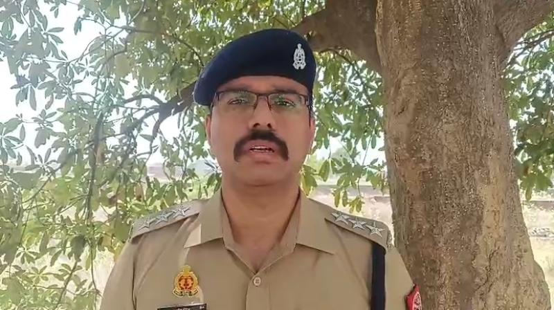 अलीगढ़ में हेड कांस्टेबल के बेटे ने खुद को गोली मारकर की आत्महत्या, अलीगढ़ में हेड कांस्टेबल के बेटे ने खुद को गोली मारकर की आत्महत्या,