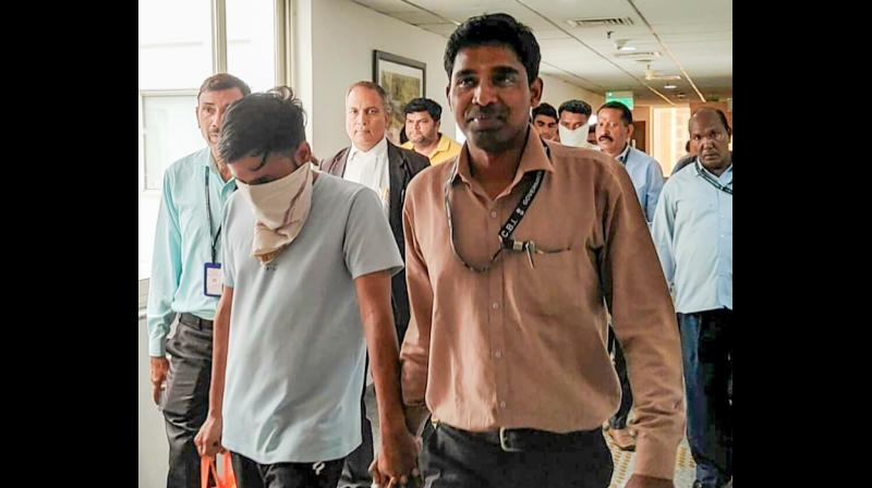 नीट पेपर लीक केस में शुभम खैरनार की सीबीआई कस्टडी 5 दिन बढ़ी, अन्य नीट पेपर लीक केस में शुभम खैरनार की सीबीआई कस्टडी 5 दिन बढ़ी, अन्य