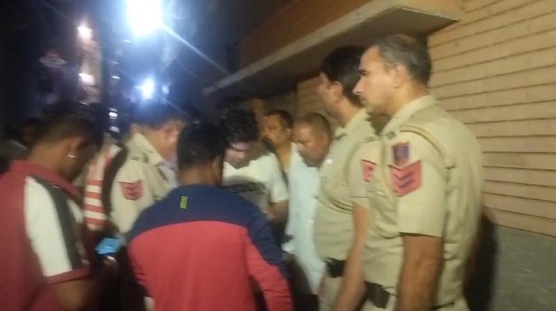 दिल्ली में मां-बेटे की चाकू से गोदकर हत्या, सब्जी विक्रेता के घर पर हुई वारदात दिल्ली में मां-बेटे की चाकू से गोदकर हत्या, सब्जी विक्रेता के घर पर हुई वारदात