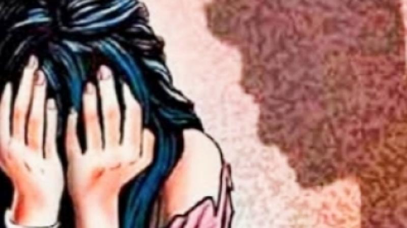 बेंगलुरु में पार्ट-टाइम जॉब करने वाली कॉलेज छात्रा से दुष्कर्म, पुलिस जांच में जुटी बेंगलुरु में पार्ट-टाइम जॉब करने वाली कॉलेज छात्रा से दुष्कर्म, पुलिस जांच में जुटी
