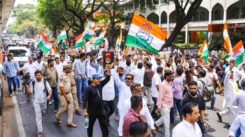 'सरकार को बस तेल कंपनियों के फायदे की चिंता', पेट्रोल-डीजल की कीमतें बढ़ने पर कांग्रेस हमलावर 'सरकार को बस तेल कंपनियों के फायदे की चिंता', पेट्रोल-डीजल की कीमतें बढ़ने पर कांग्रेस हमलावर