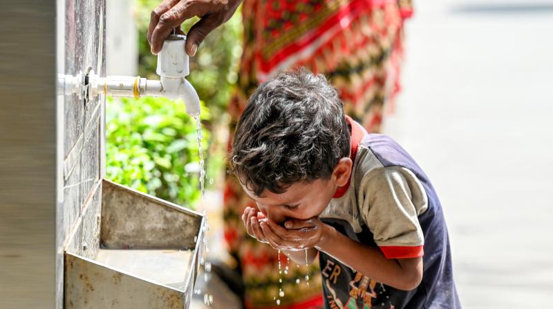 एनसीआर: मौसम ने ली करवट, भीषण गर्मी से कुछ देर के लिए निजात, हीट वेव का असर रहेगा जारी एनसीआर: मौसम ने ली करवट, भीषण गर्मी से कुछ देर के लिए निजात, हीट वेव का असर रहेगा जारी