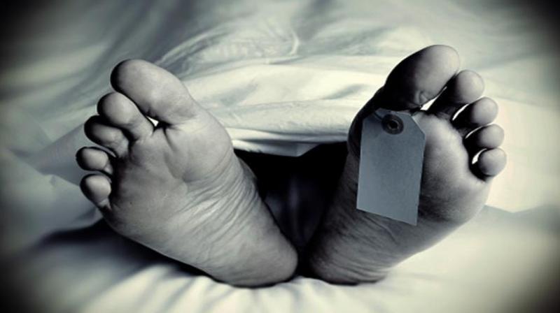 मध्य प्रदेशः रायसेन में पानी भरने गई तीन बच्चियों की कुएं में डूबने से मौत मध्य प्रदेशः रायसेन में पानी भरने गई तीन बच्चियों की कुएं में डूबने से मौत