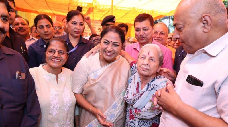 दिल्ली की सीएम रेखा गुप्ता ने शालीमार बाग और पीतमपुरा में किया कई परियोजनाओं का उद्घाटन दिल्ली की सीएम रेखा गुप्ता ने शालीमार बाग और पीतमपुरा में किया कई परियोजनाओं का उद्घाटन