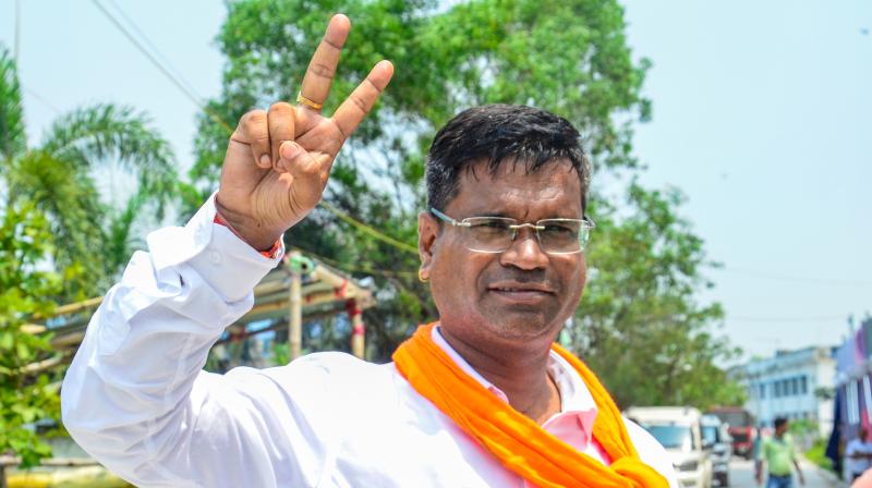 पश्चिम बंगाल: फाल्टा में भाजपा उम्मीदवार देबांगशु पांडा एक लाख से ज्यादा वोटों से जीते, टीएमसी की जमानत जब्त