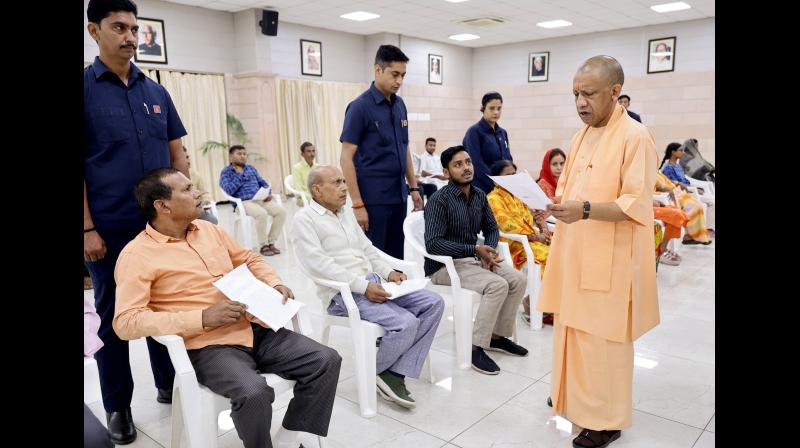 प्रदेशवासियों की सुरक्षा और जनसमस्याओं के लिए सरकार प्रतिबद्ध: सीएम योगी