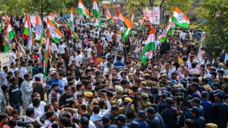 राजस्थान विधानसभा में हंगामा, बीकानेर में नाबालिग के रेप-मर्डर के मुद्दे पर कांग्रेस विधायकों का वॉकआउट राजस्थान विधानसभा में हंगामा, बीकानेर में नाबालिग के रेप-मर्डर के मुद्दे पर कांग्रेस विधायकों का वॉकआउट