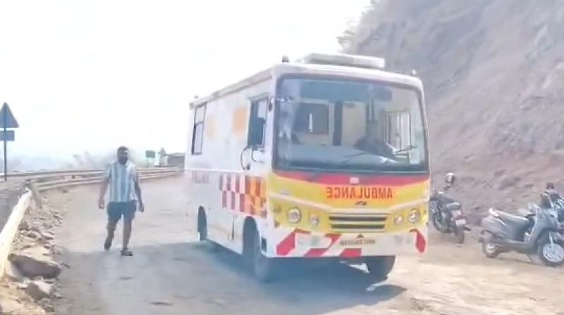 महाराष्ट्र: रायगढ़ में खाई में वाहन गिरने से 8 लोगों की मौत, सीएम फडणवीस ने जताया दुख महाराष्ट्र: रायगढ़ में खाई में वाहन गिरने से 8 लोगों की मौत, सीएम फडणवीस ने जताया दुख