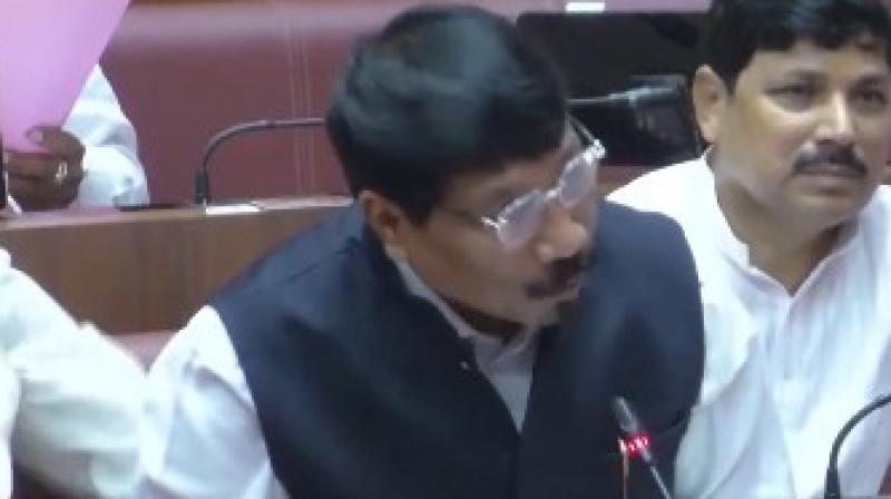 असम यूसीसी बिल: एक विवाह अनिवार्य, शादी और तलाक का पंजीकरण जरूरी, लिव-इन रिलेशनशिप के लिए ये प्रावधान असम यूसीसी बिल: एक विवाह अनिवार्य, शादी और तलाक का पंजीकरण जरूरी, लिव-इन रिलेशनशिप के लिए ये प्रावधान
