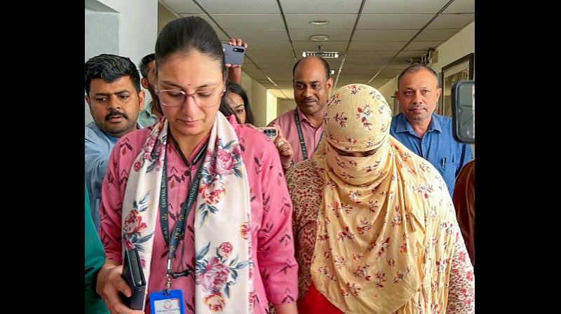 नीट पेपरलीक मामले में गिरफ्तार आरोपियों की संपत्तियों की जांच में जुटी सीबीआई नीट पेपरलीक मामले में गिरफ्तार आरोपियों की संपत्तियों की जांच में जुटी सीबीआई