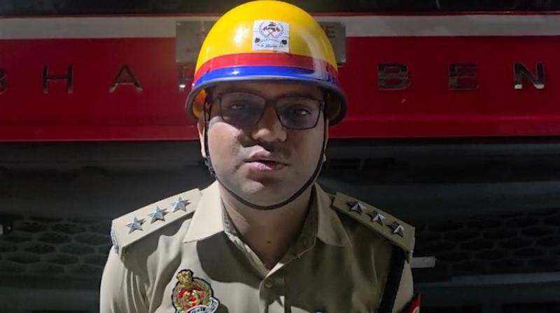 गाजियाबाद : ईवी कार में आग लगने से बिल्डिंग में भरा धुआं, लोगों ने दूसरी बिल्डिंग से कूदकर बचाई जान गाजियाबाद : ईवी कार में आग लगने से बिल्डिंग में भरा धुआं, लोगों ने दूसरी बिल्डिंग से कूदकर बचाई जान